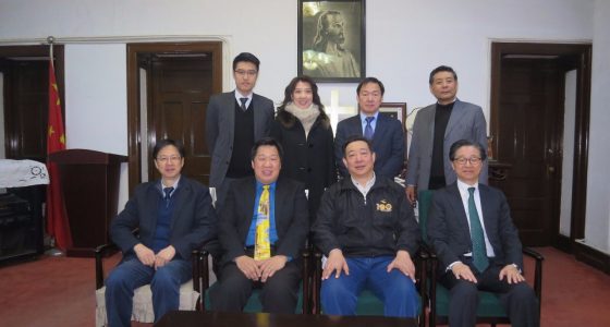 訪問北京巿基督教兩會，由蔡葵主席(右二坐)接待